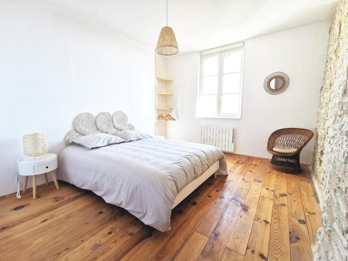 מונפלאנקן Maison De Charme Spacieuse, Terrasse Et Vue Sur La Place מראה חיצוני תמונה