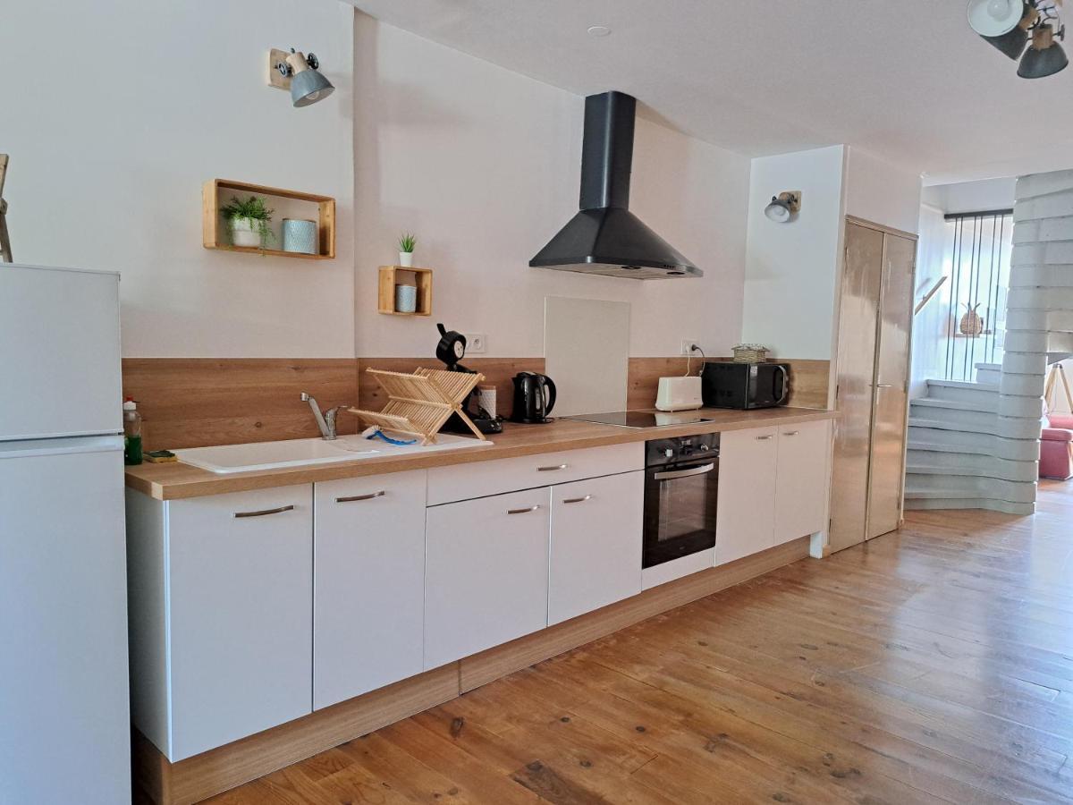 מונפלאנקן Maison De Charme Spacieuse, Terrasse Et Vue Sur La Place מראה חיצוני תמונה
